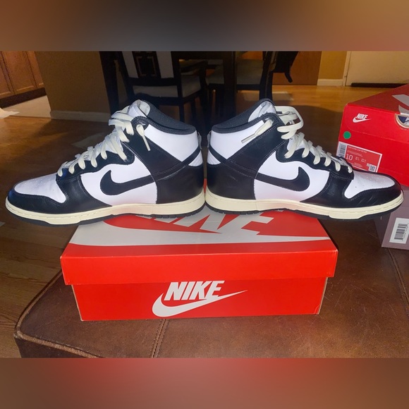 Womens Nike Dunks- Highs tops. Black/White. - Picture 3 of 6